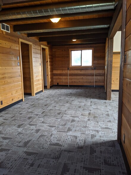 More Photos Of 1580-1590 Robinhood Dr, Etters Freestanding For Lease