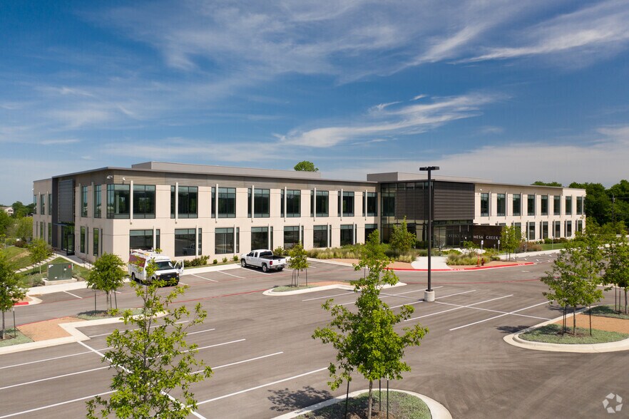 More Photos Of 801 E Old Settlers Blvd, Round Rock Office For Lease