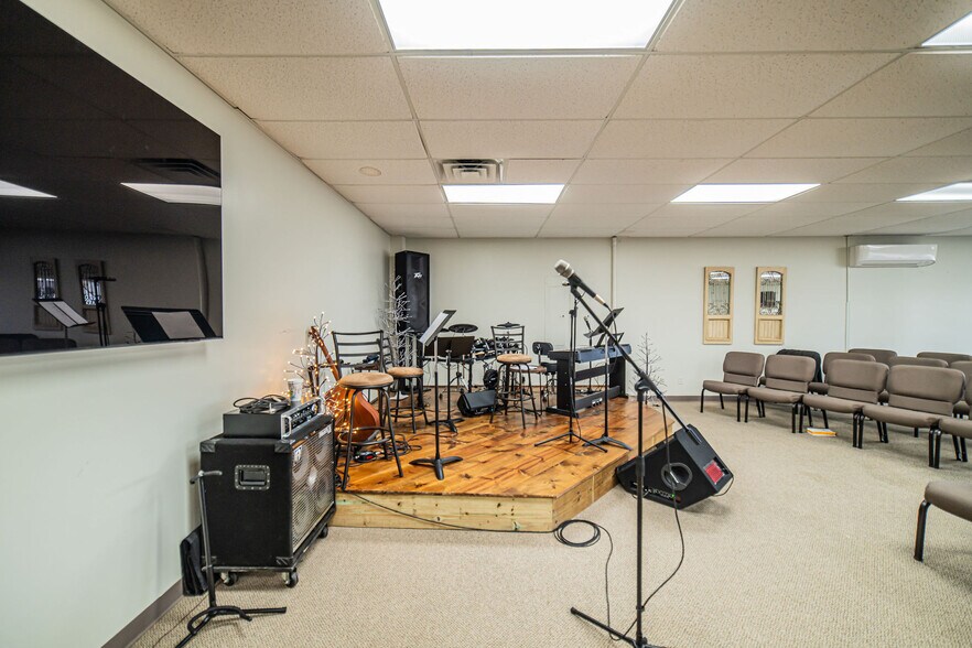 More Photos Of 3530 Park Plaza Rd, Paducah Flex For Lease