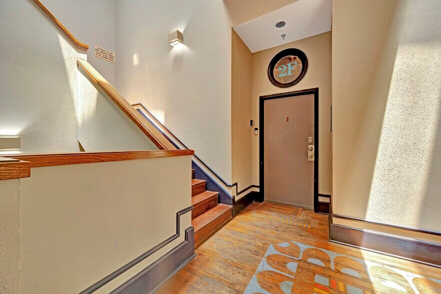 More Photos Of 2119 Strand St, Galveston Freestanding For Sale