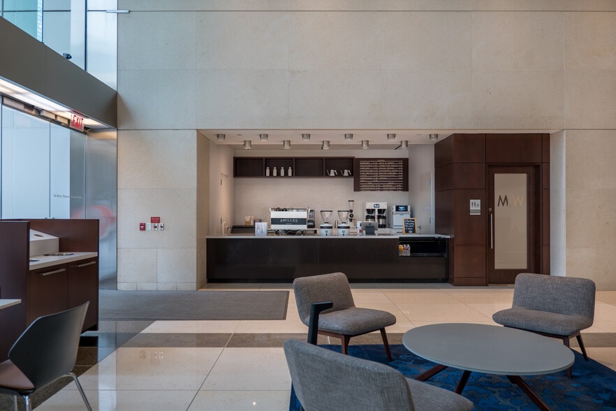 More Photos Of 1001 Fannin St, Houston Office For Lease
