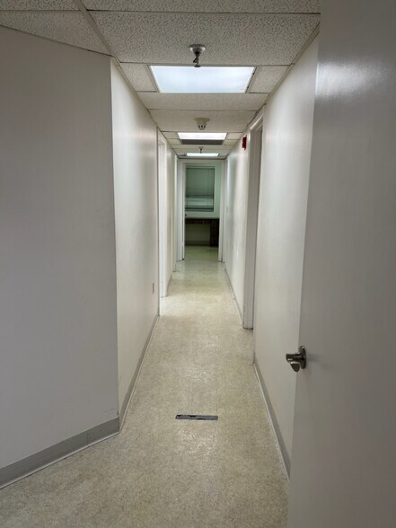 More Photos Of 2650 Bahia Vista St, Sarasota Medical For Sale