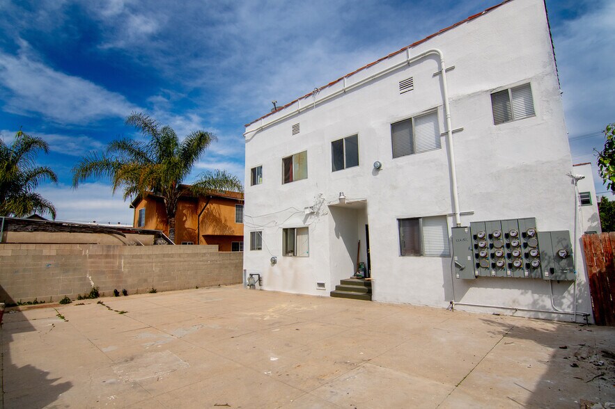 More Photos Of 440 E 27th St, Los Angeles Apartments For Sale
