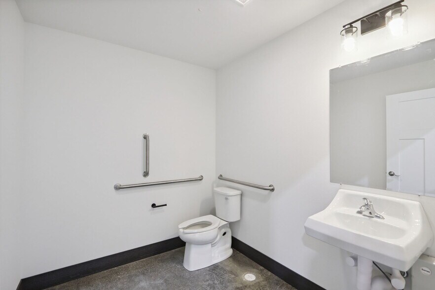 More Photos Of 407 Wengel dr, Reedsburg Light Manufacturing For Lease