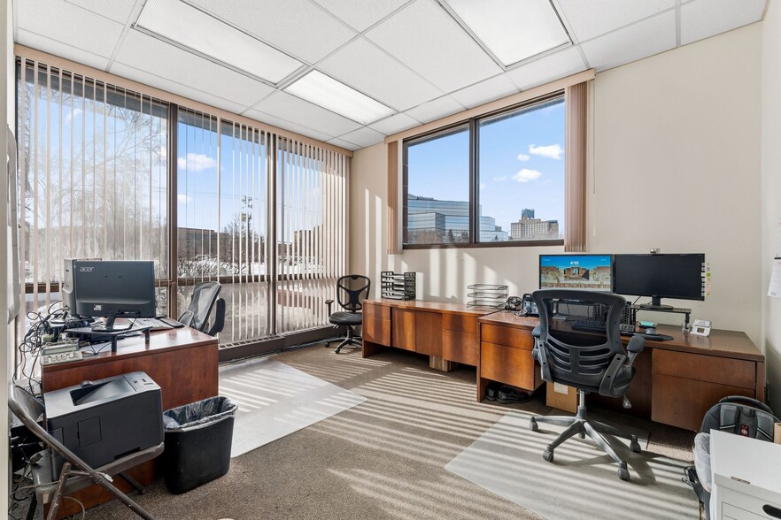 More Photos Of 124 Eva St, Saint Paul Light Manufacturing For Sale