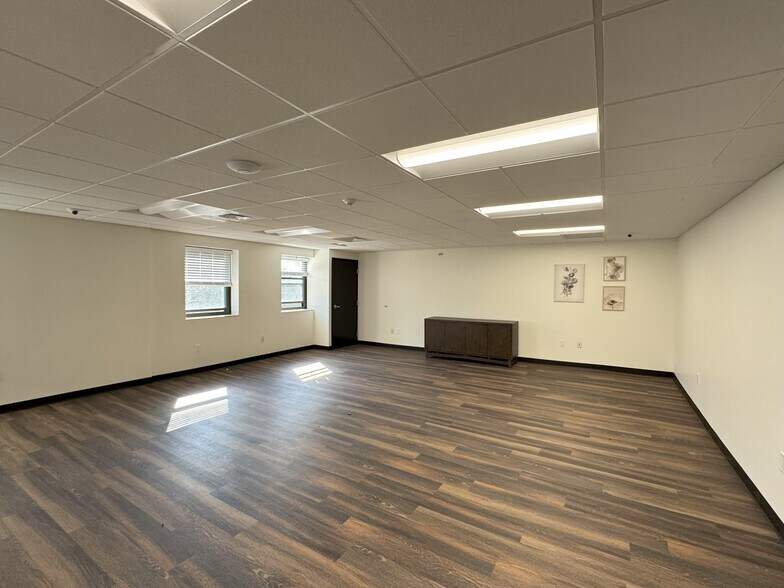 More Photos Of 400 Regis Ave, Pittsburgh Office For Lease