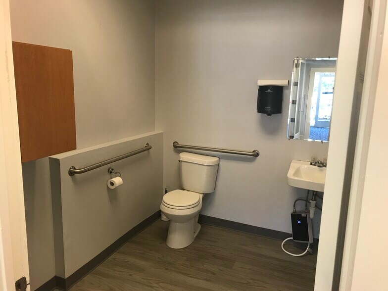 More Photos Of 3662 Flakes Mill Rd, Decatur Office For Lease