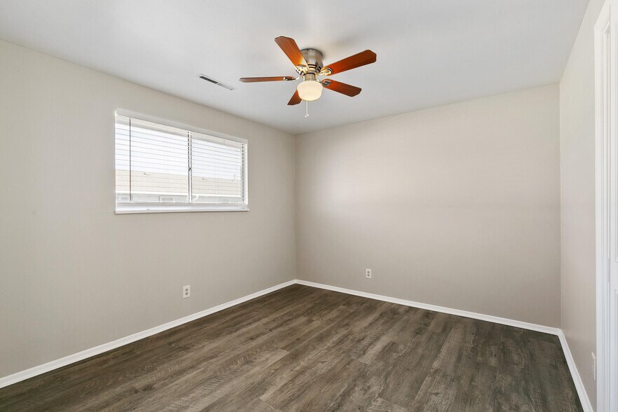 More Photos Of 180 S 20th Ave, Brighton Apartments For Sale