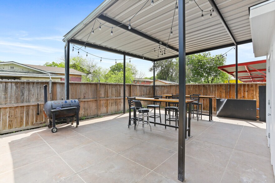 More Photos Of 734 Cantrell Dr, San Antonio Restaurant For Sale