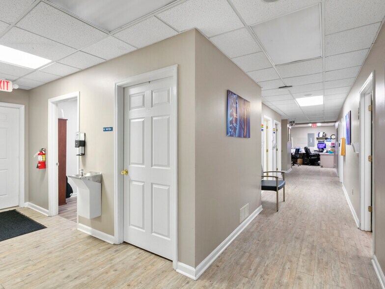 More Photos Of 1998 Hendersonville Rd, Asheville Medical For Lease