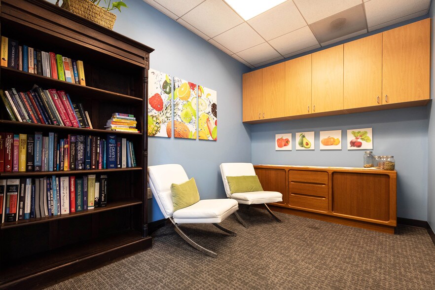 More Photos Of 14650 Aviation Blvd, Hawthorne Medical For Lease