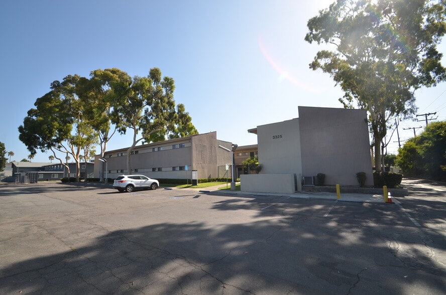 More Photos Of 3325 N Palo Verde Ave, Long Beach Medical For Lease