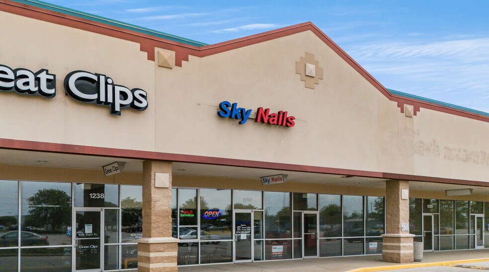 More Photos Of 1200-1252 N Nappanee St, Elkhart Unknown For Lease