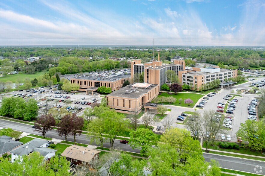 Primary Photo Of 87 N Airlite St, Elgin Unknown For Lease