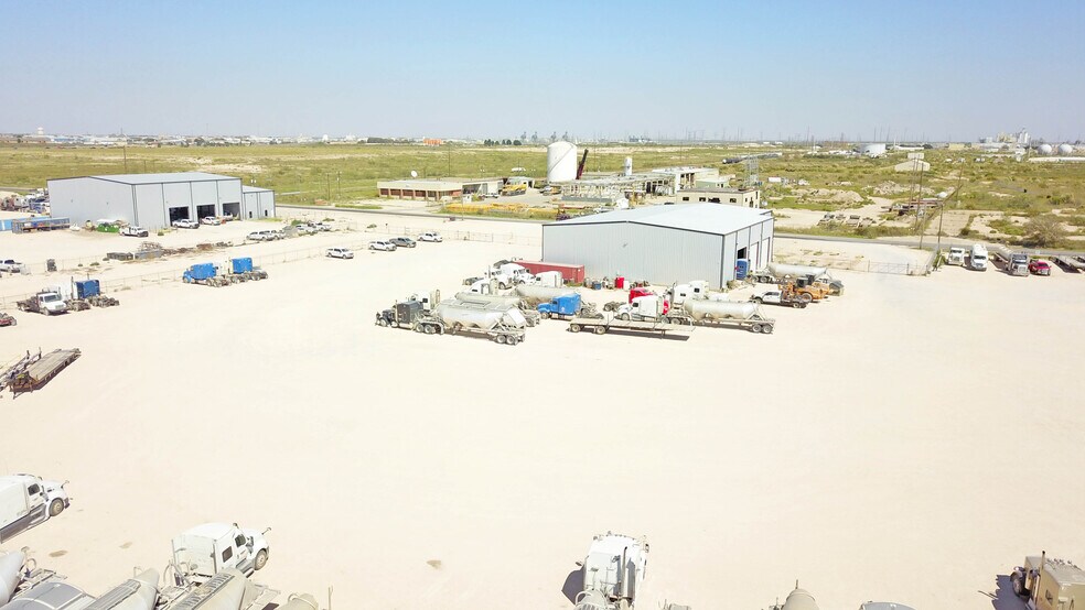 More Photos Of 2250 Dixie Blvd, Odessa Industrial For Sale