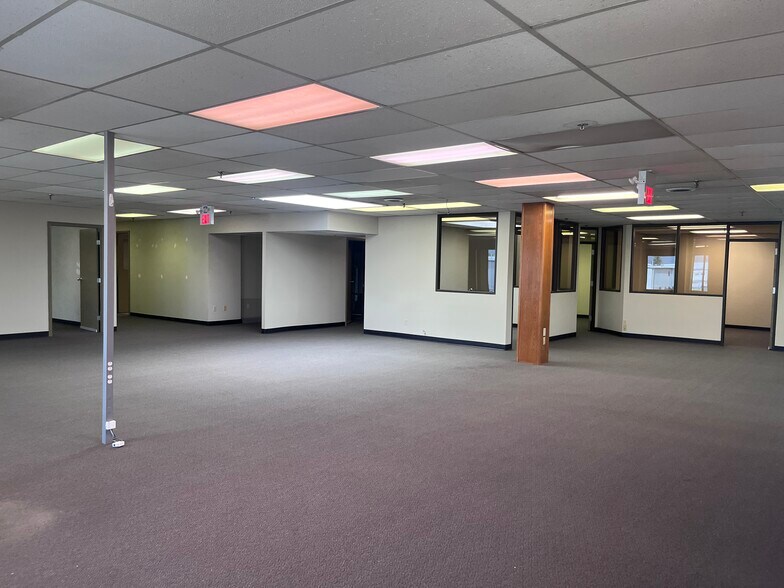 More Photos Of 15108 118 Av NW, Edmonton Office For Lease