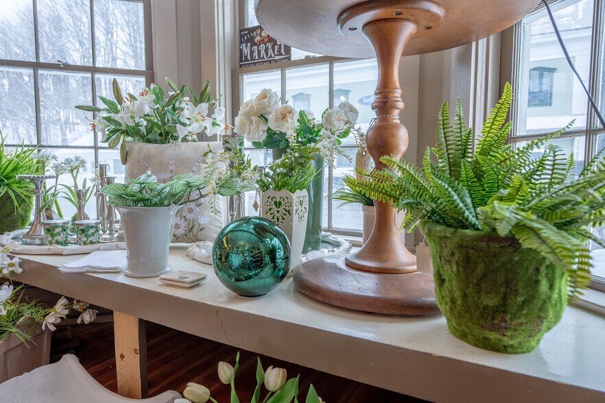 More Photos Of 16 West Main St, Wilmington General Retail For Sale