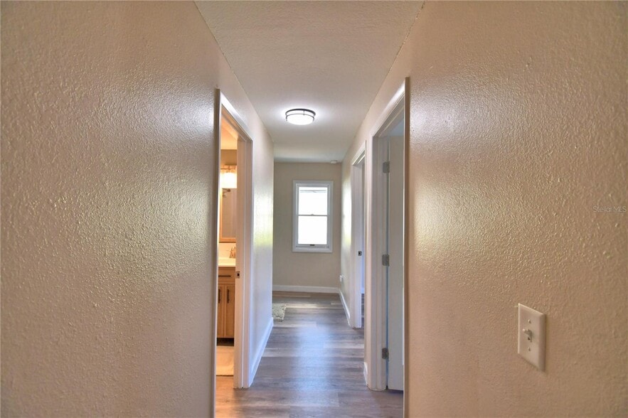 More Photos Of 208 Center St, Auburndale Office For Sale
