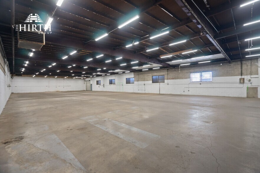 More Photos Of 8625 Avalon Blvd, Los Angeles Distribution For Sale