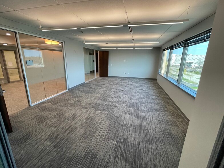 More Photos Of 4351 W College Ave, Appleton Office For Lease