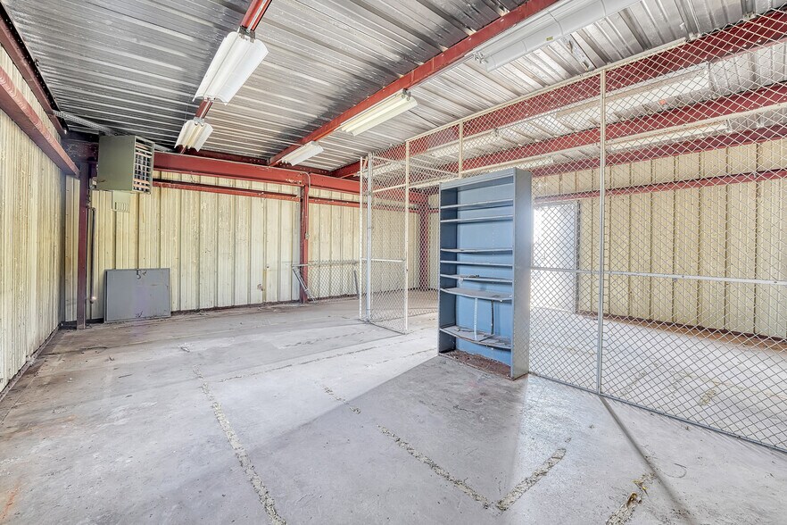 More Photos Of 6725 NW Atlanta Ave, Lawton Industrial For Lease