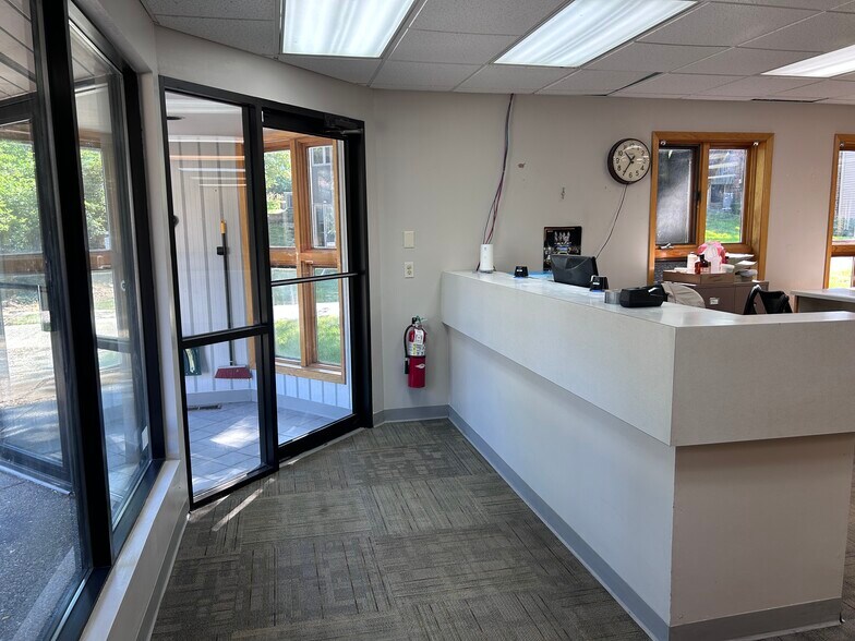 More Photos Of 17833 Hutchins Dr, Minnetonka Medical For Sale