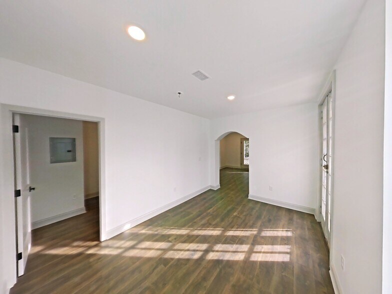 More Photos Of 201 Rochelle Ave, Philadelphia Multifamily For Sale