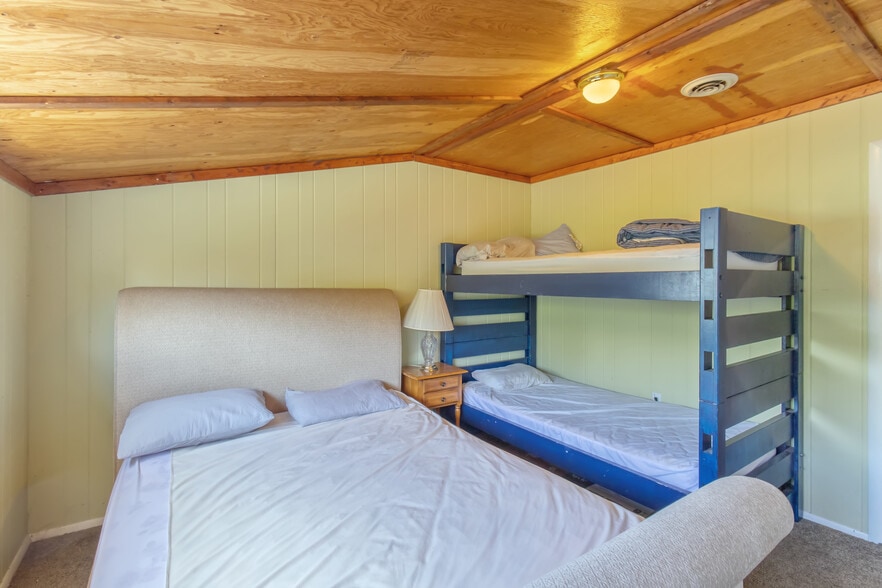 More Photos Of 356 King St, Fair Haven Marina For Sale