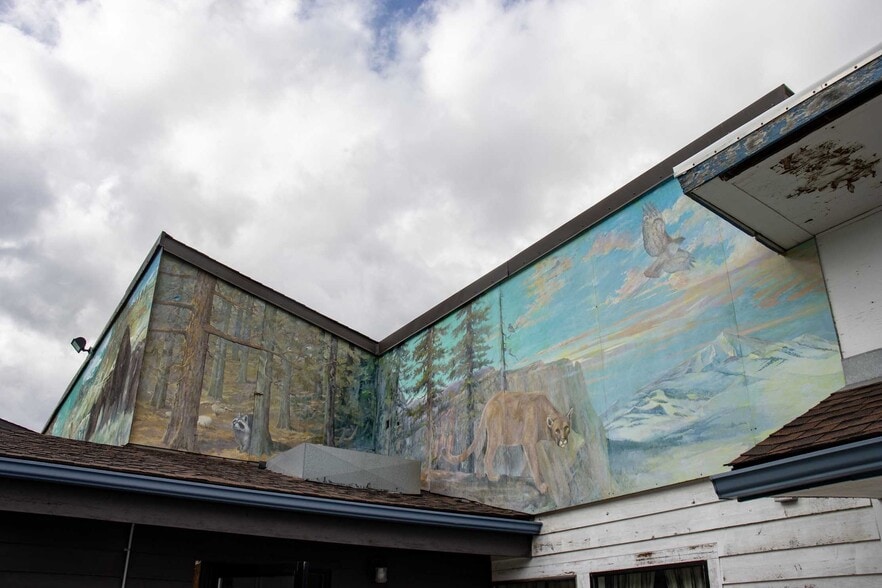 More Photos Of 202 W Main St, White Sulphur Springs Hotel For Sale