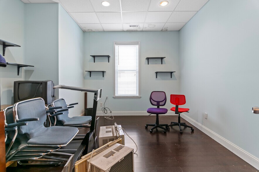 More Photos Of 5500 Harford Rd, Baltimore Freestanding For Sale