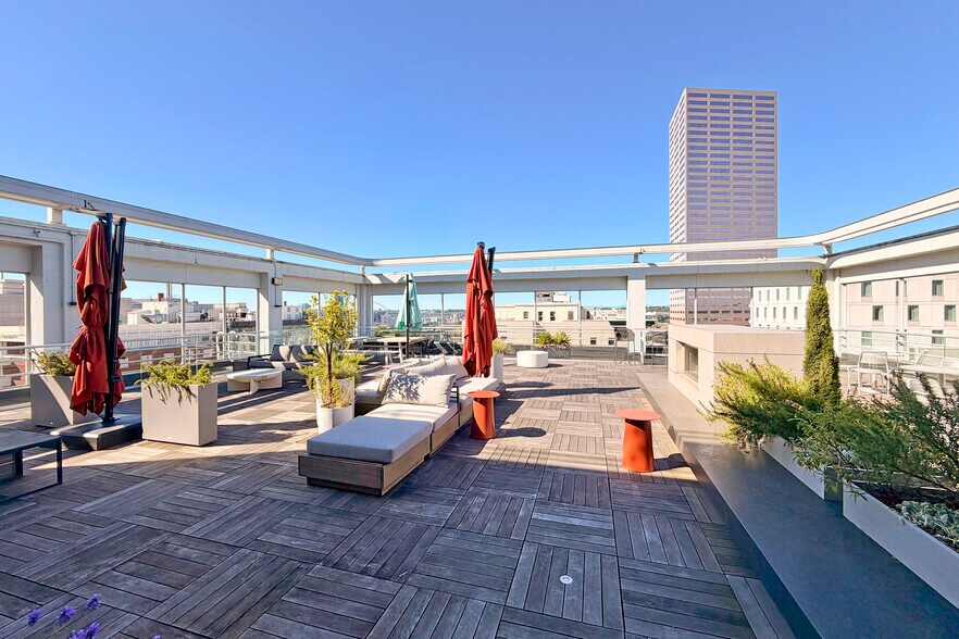 More Photos Of 421 SW 6th Ave, Portland Office For Lease