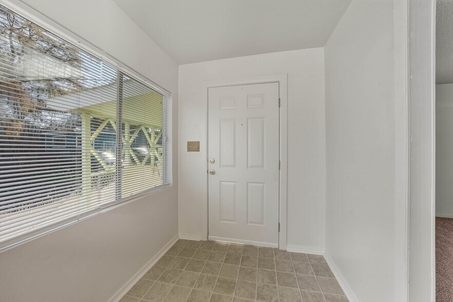 More Photos Of 14840 Valley Ave, Clearlake Multifamily For Sale