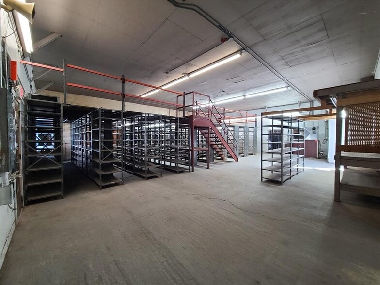 More Photos Of 4547 State Route 52, Jeffersonville Auto Repair For Sale