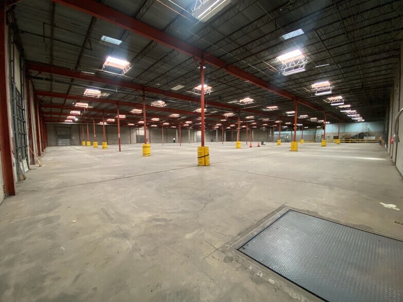 More Photos Of 222 W 63rd St, Shreveport Warehouse For Lease