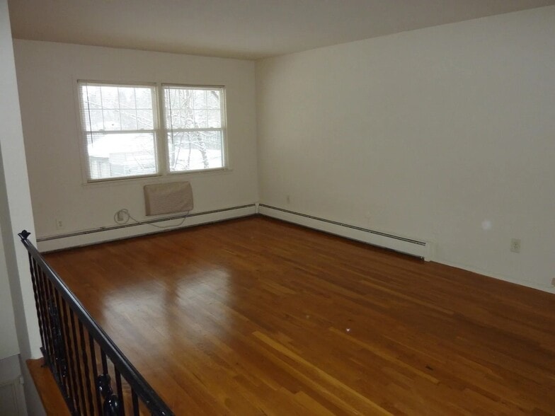 More Photos Of 14 Walden Pl, Montclair Apartments For Sale