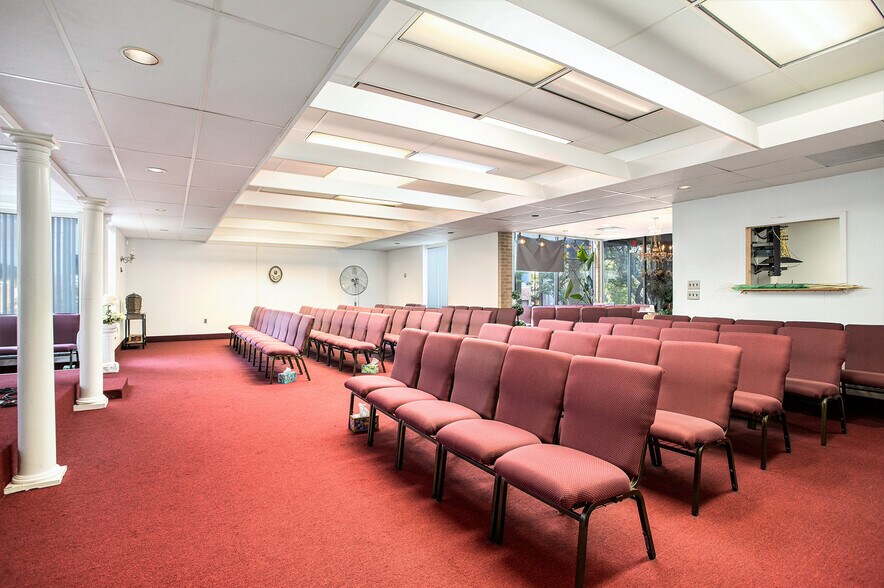 More Photos Of 135 N Church St, Kalamazoo Office Residential For Sale