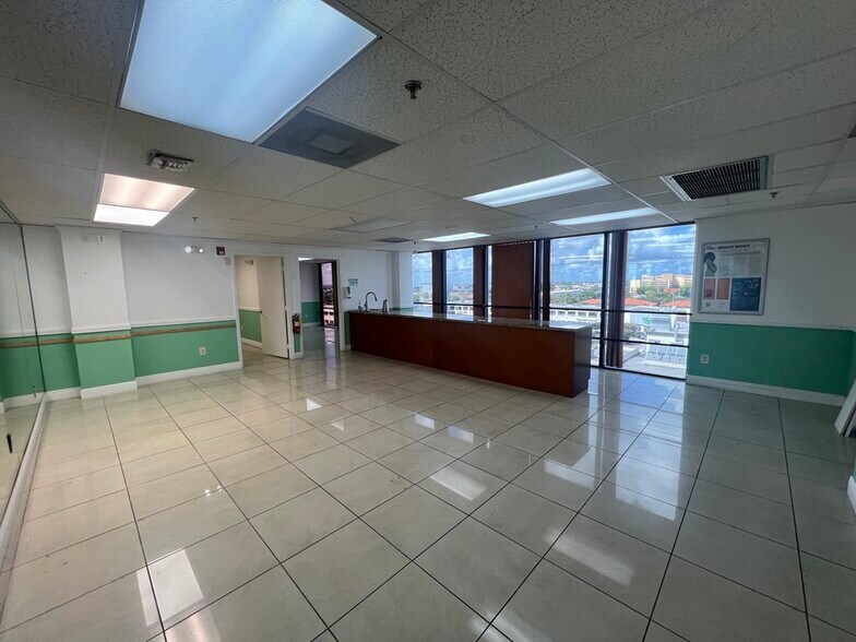 More Photos Of 4445 W 16th Ave, Hialeah Office Residential For Lease