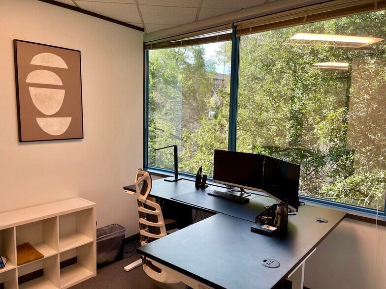 More Photos Of 9020 N Capital of Texas Hwy, Austin Office For Lease