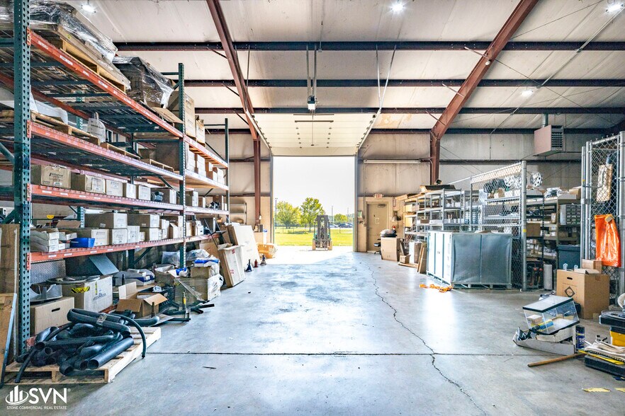 More Photos Of 129 Fieldview Dr, Versailles Warehouse For Sale