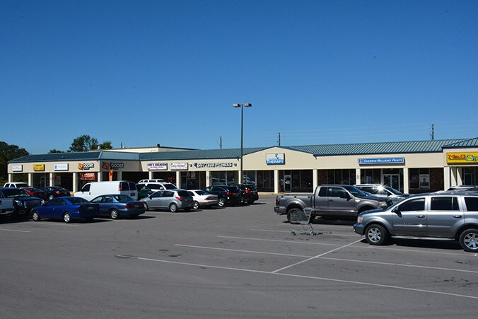 More Photos Of 1233-1415 E Oak St, Arcadia General Retail For Lease