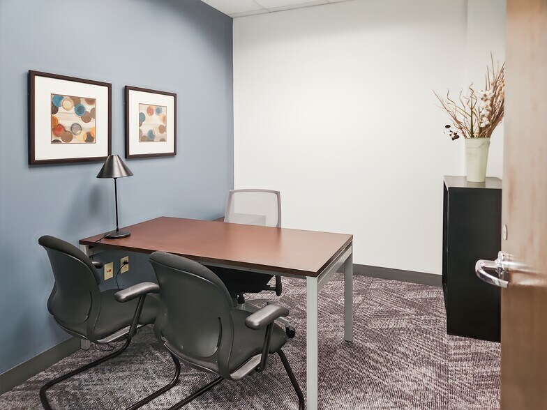 More Photos Of 2 Cityplace Dr, Creve Coeur Coworking Space