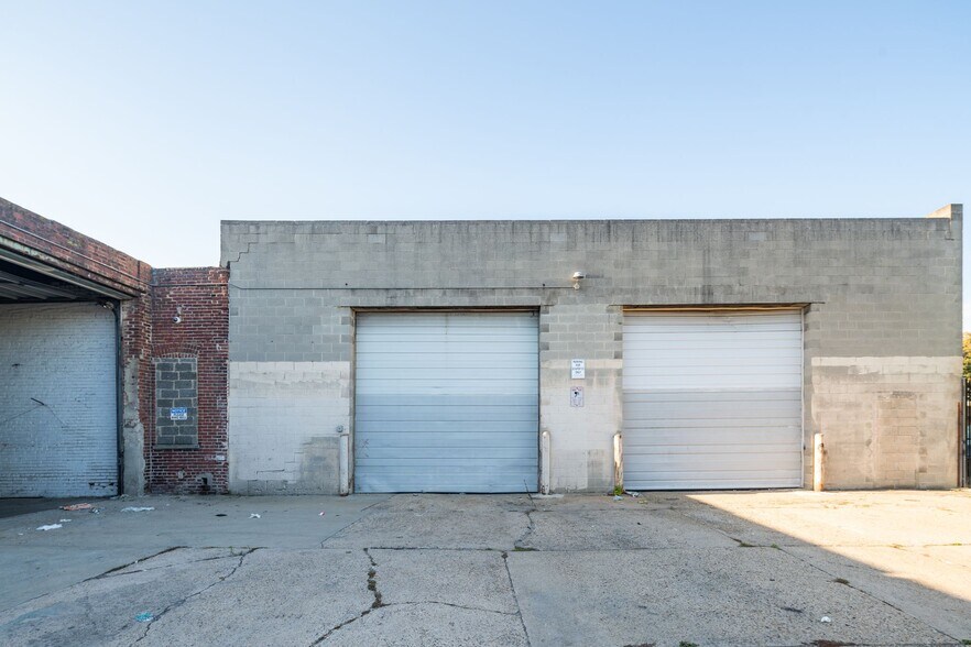 More Photos Of 2221 E Clearfield St, Philadelphia Warehouse For Lease