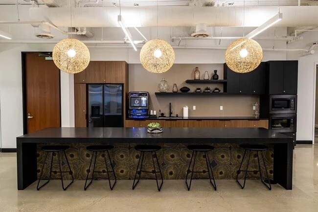 More Photos Of 301 N Lake Ave, Pasadena Coworking Space