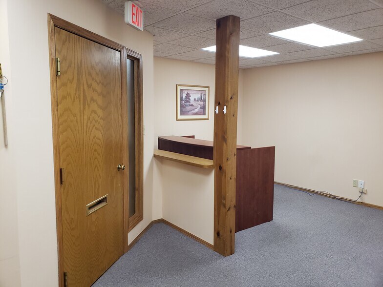 More Photos Of 1333 College Ave, South Milwaukee Medical For Lease