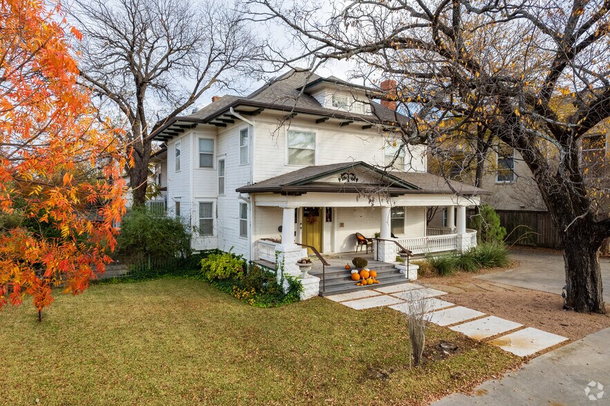 Primary Photo Of 1417 8th Ave, Fort Worth Hospitality For Sale