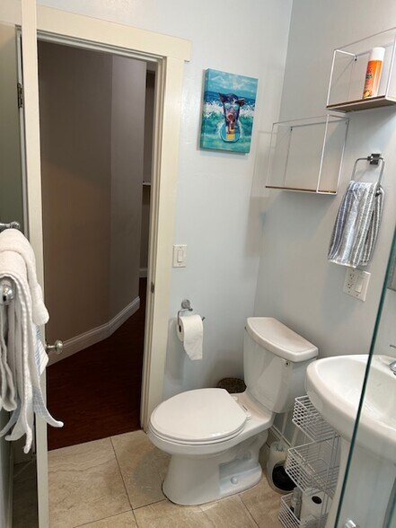 More Photos Of 1025 Locust Ave, Long Beach Apartments For Sale