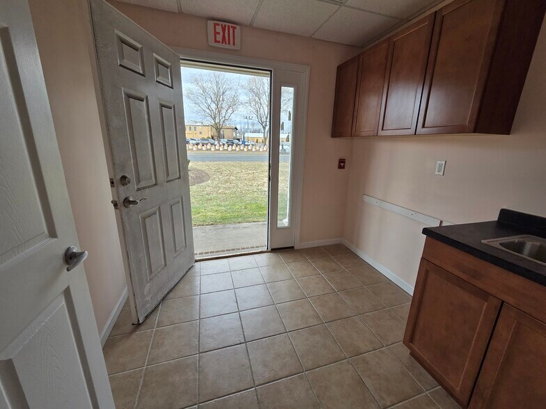 More Photos Of 551 Newman Springs Rd, Lincroft Office Residential For Lease