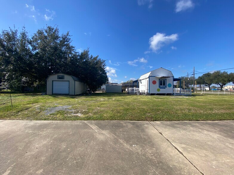 More Photos Of 6050 39th St, Groves Storefront Retail Office For Sale