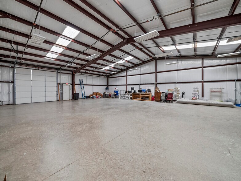 More Photos Of 10 Regency Dr, Wylie Light Distribution For Lease