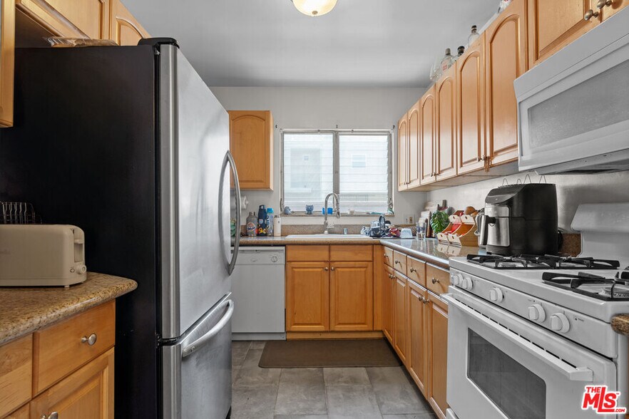 More Photos Of 1630 Franklin St, Santa Monica Multifamily For Sale
